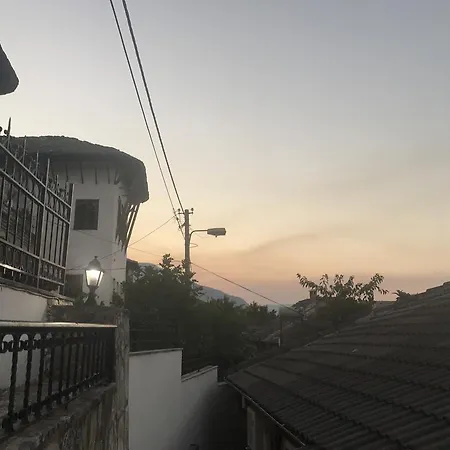 Apartmán Hoxha's House *